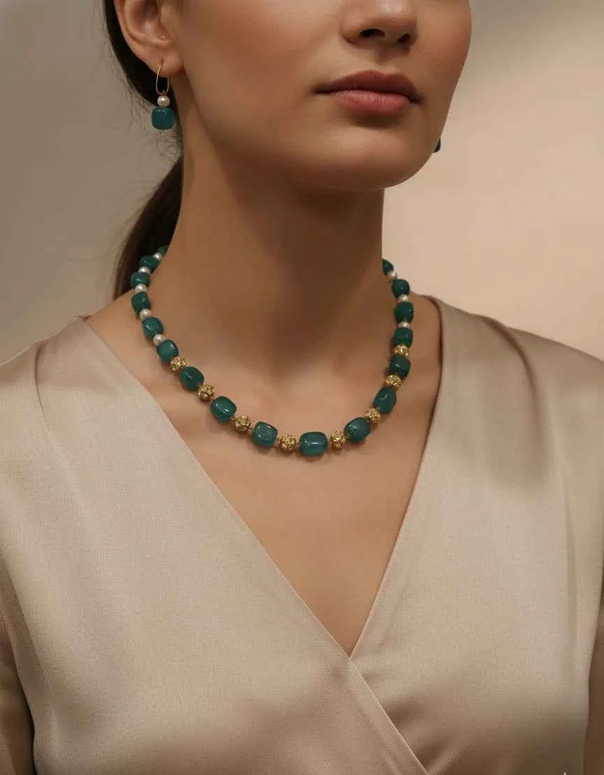 Emerald Green Bead & Pearl Gold Necklace Set