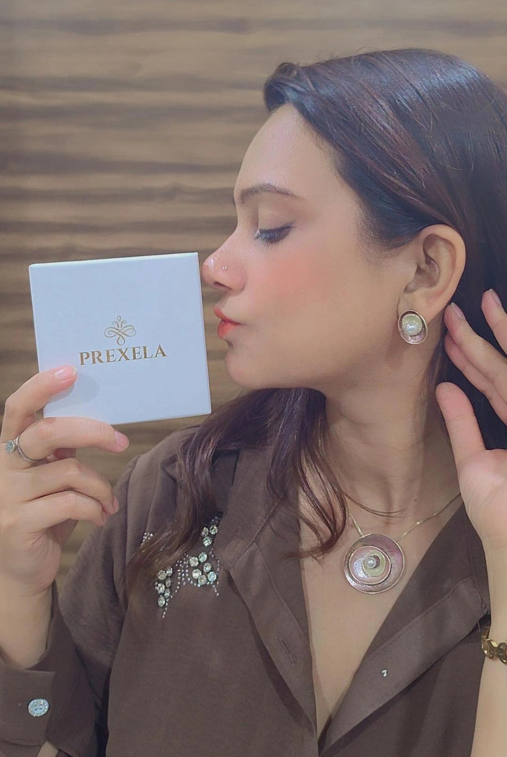 Elegance Pearl Jewellery Set | Necklace & Earrings in Gold-Tone Finish