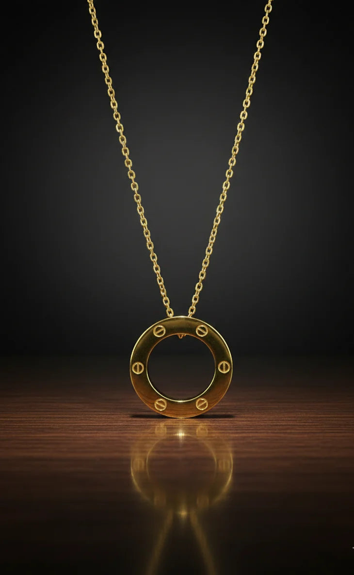 Golden Circle Pendant Necklace | The Power of Simplicity