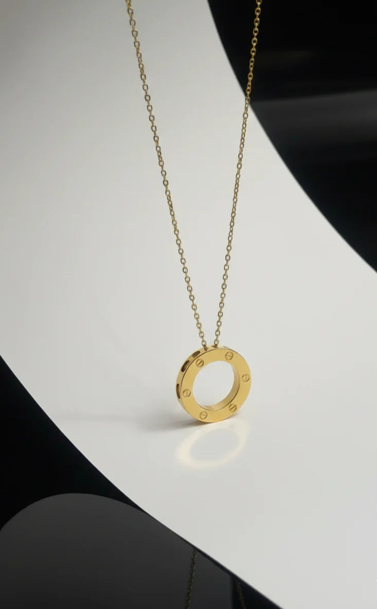 Golden Circle Pendant Necklace | The Power of Simplicity