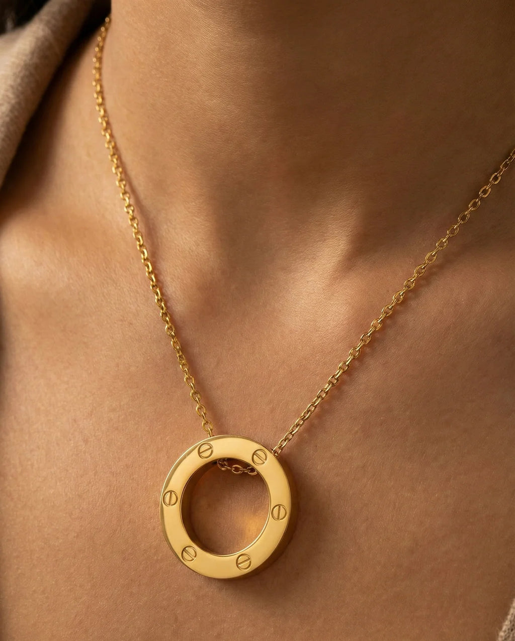 Golden Circle Pendant Necklace | The Power of Simplicity